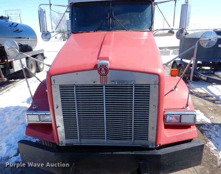 image for item LJ9812 2006 Kenworth T800  vacuum truck