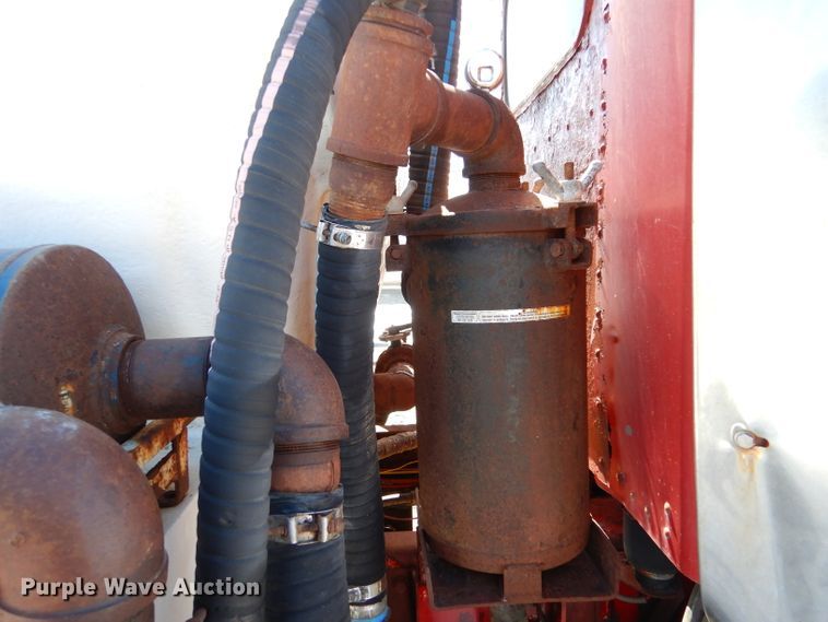 image for item LJ9812 2006 Kenworth T800  vacuum truck