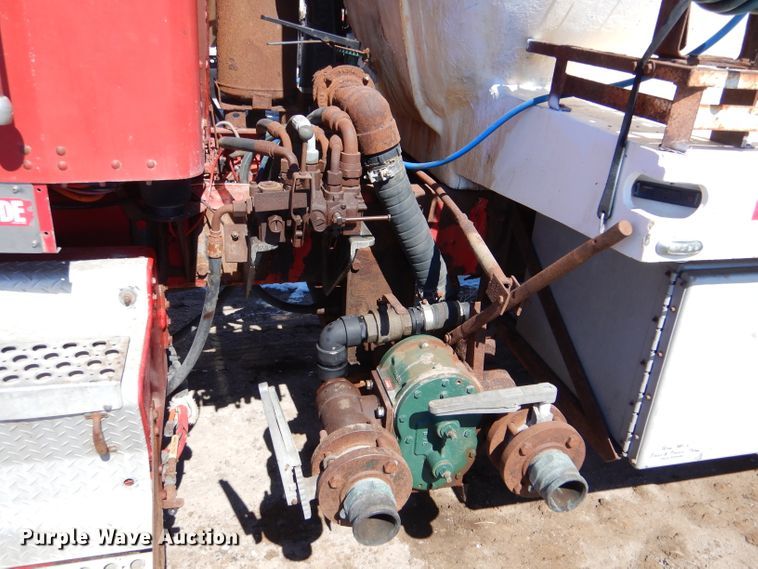 image for item LJ9812 2006 Kenworth T800  vacuum truck