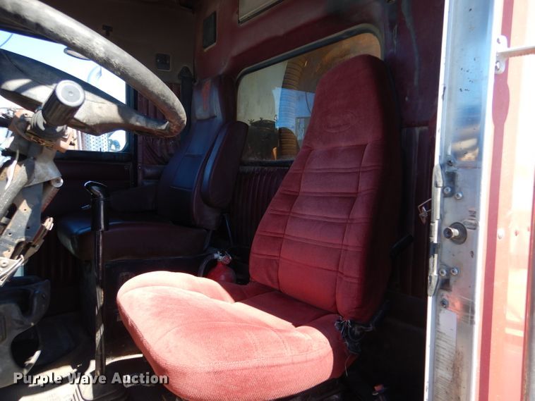 image for item LJ9812 2006 Kenworth T800  vacuum truck