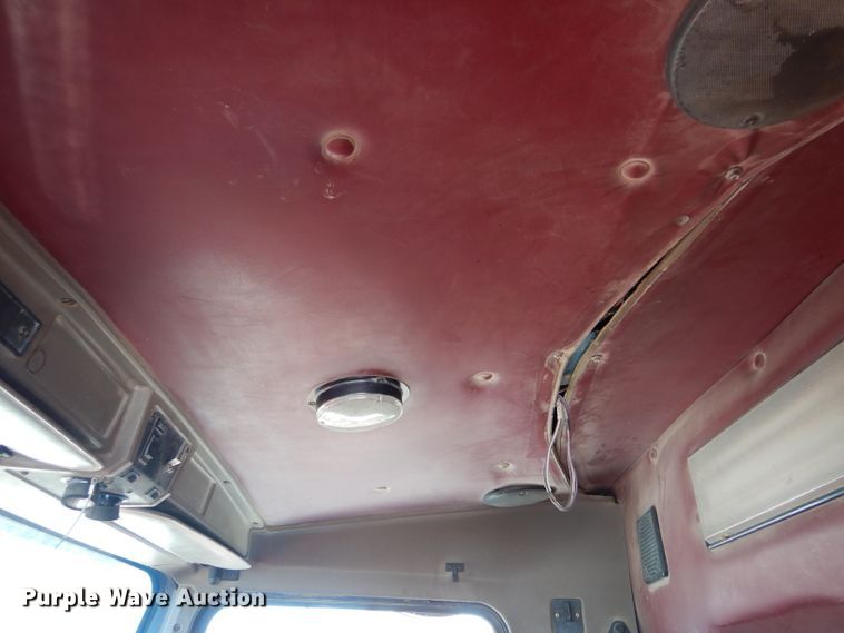 image for item LJ9812 2006 Kenworth T800  vacuum truck