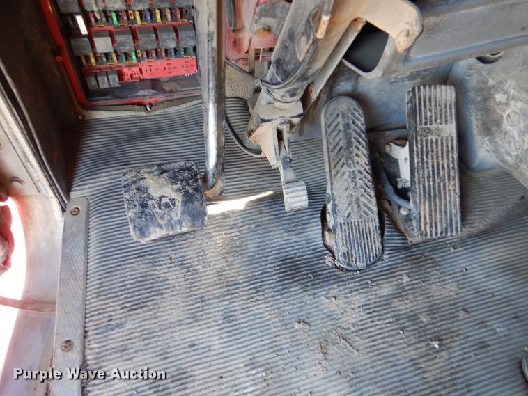 image for item LJ9812 2006 Kenworth T800  vacuum truck