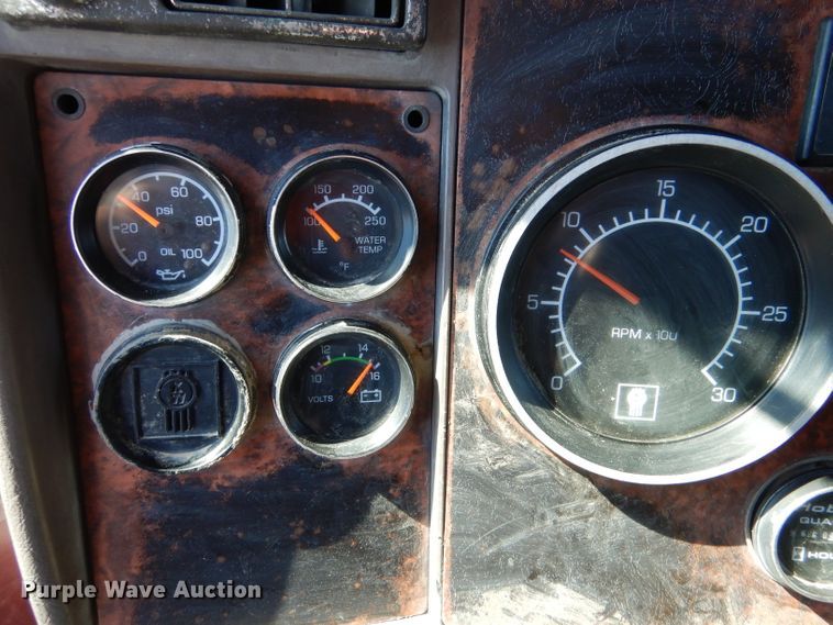 image for item LJ9812 2006 Kenworth T800  vacuum truck