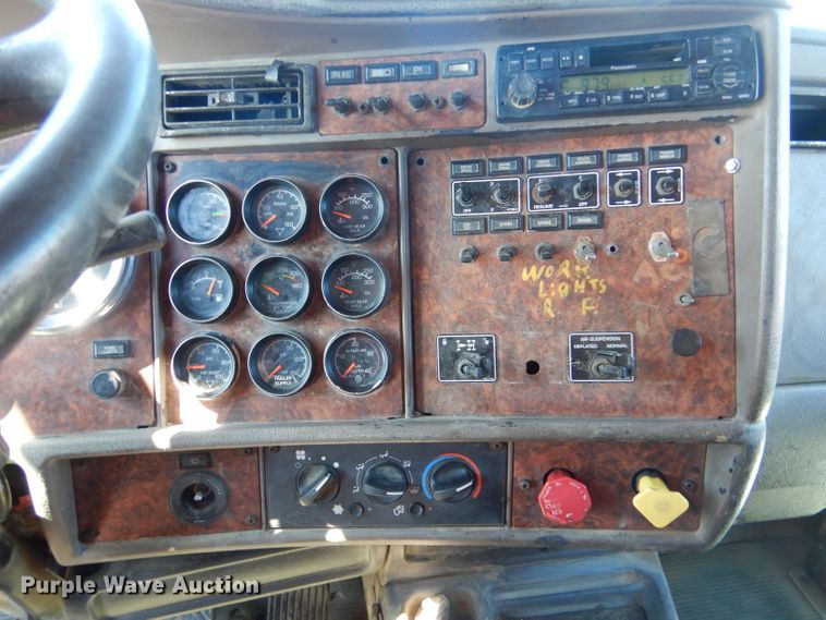 image for item LJ9812 2006 Kenworth T800  vacuum truck