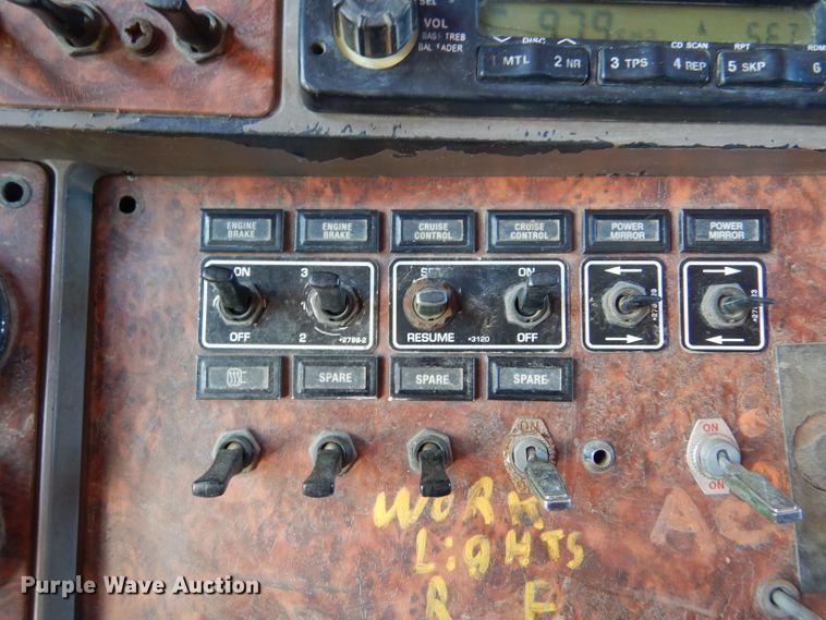 image for item LJ9812 2006 Kenworth T800  vacuum truck