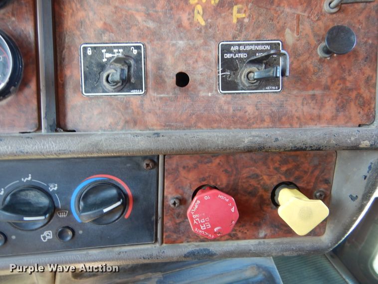 image for item LJ9812 2006 Kenworth T800  vacuum truck