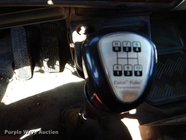 image for item LJ9812 2006 Kenworth T800  vacuum truck