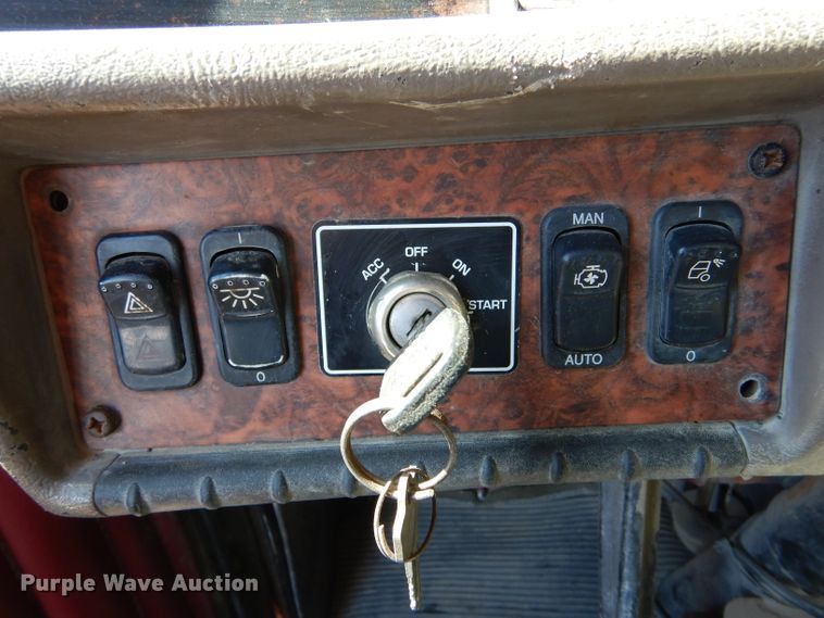 image for item LJ9812 2006 Kenworth T800  vacuum truck