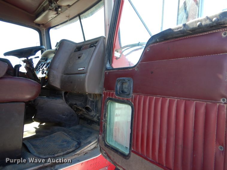 image for item LJ9812 2006 Kenworth T800  vacuum truck