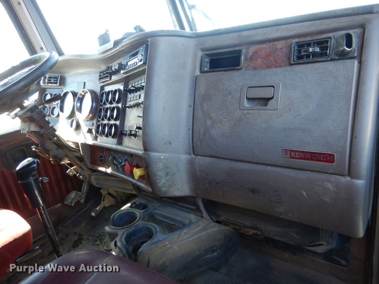 image for item LJ9812 2006 Kenworth T800  vacuum truck