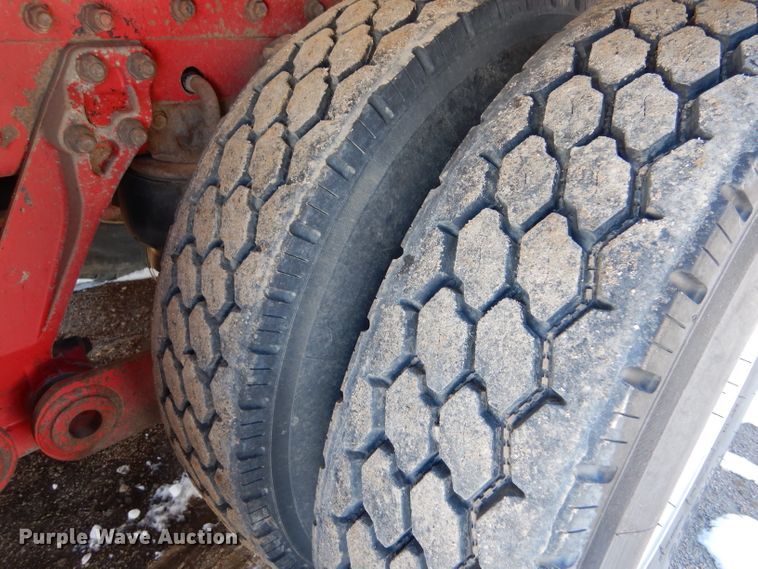 image for item LJ9812 2006 Kenworth T800  vacuum truck