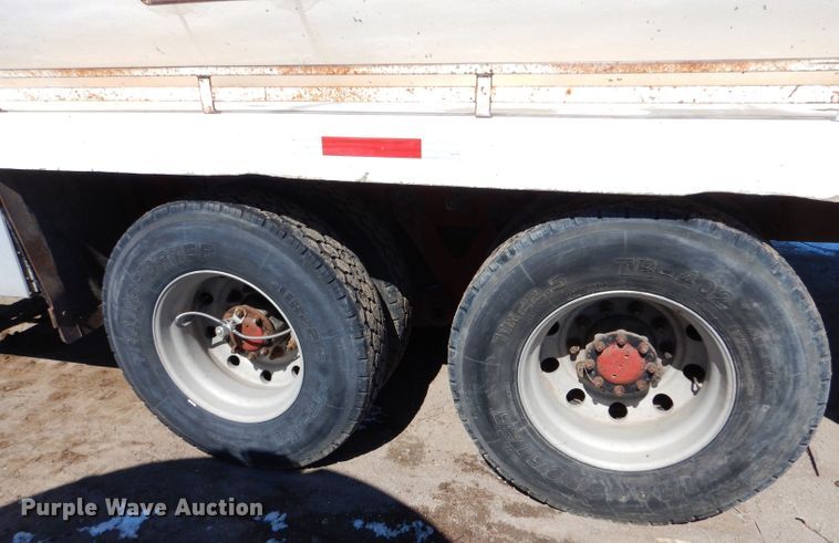 image for item LJ9812 2006 Kenworth T800  vacuum truck