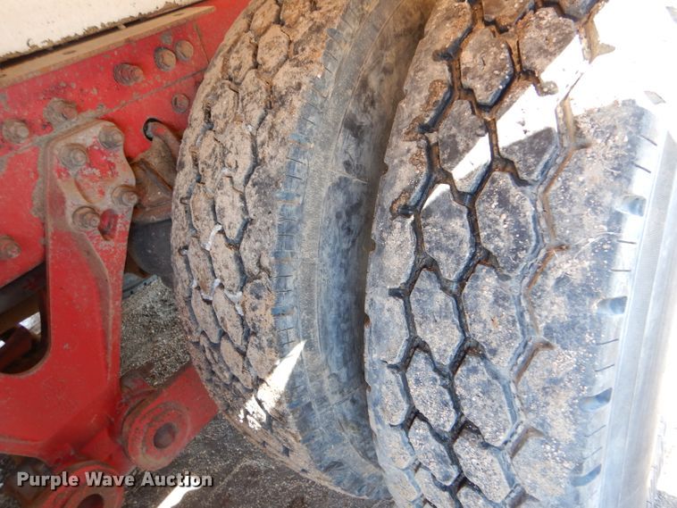 image for item LJ9812 2006 Kenworth T800  vacuum truck