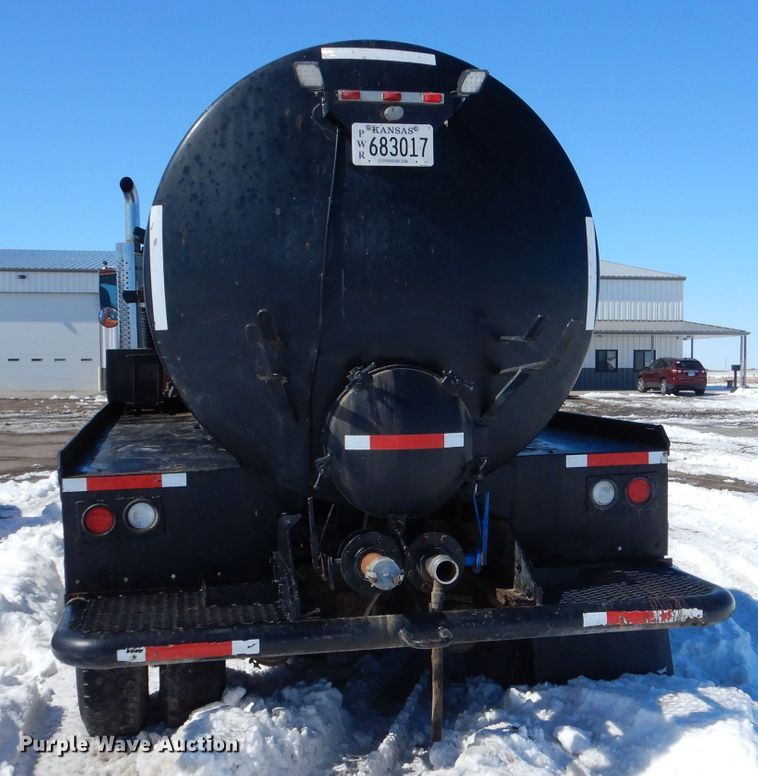 image for item LJ9813 2001 Western Star 4964SX  vacuum truck