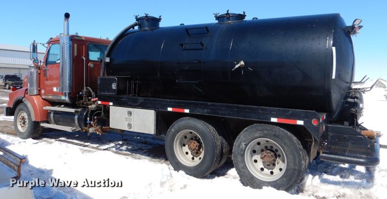 image for item LJ9813 2001 Western Star 4964SX  vacuum truck