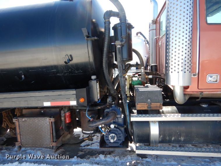 image for item LJ9813 2001 Western Star 4964SX  vacuum truck