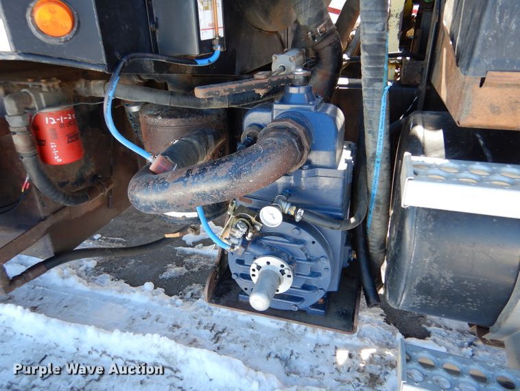 image for item LJ9813 2001 Western Star 4964SX  vacuum truck