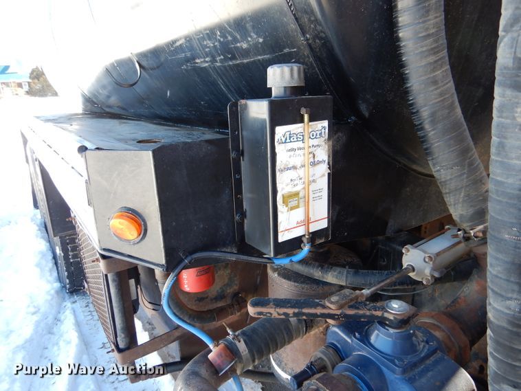 image for item LJ9813 2001 Western Star 4964SX  vacuum truck