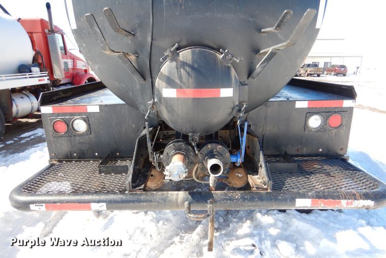 image for item LJ9813 2001 Western Star 4964SX  vacuum truck