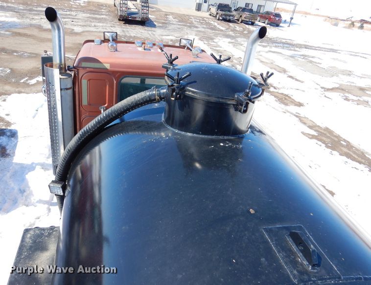 image for item LJ9813 2001 Western Star 4964SX  vacuum truck