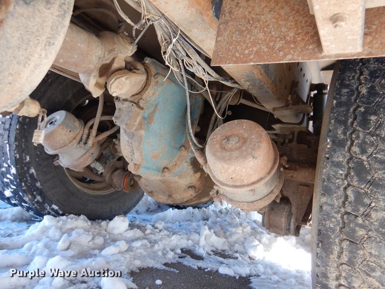 image for item LJ9813 2001 Western Star 4964SX  vacuum truck