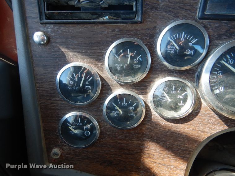 image for item LJ9813 2001 Western Star 4964SX  vacuum truck