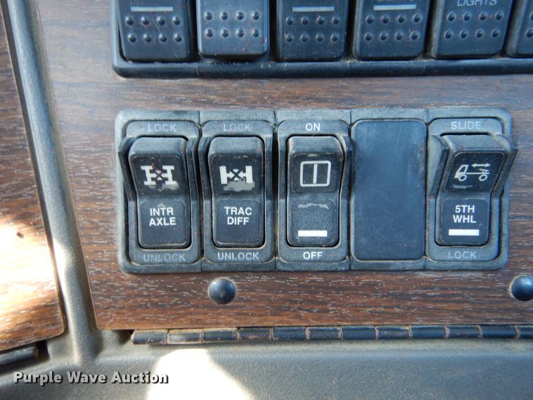 image for item LJ9813 2001 Western Star 4964SX  vacuum truck