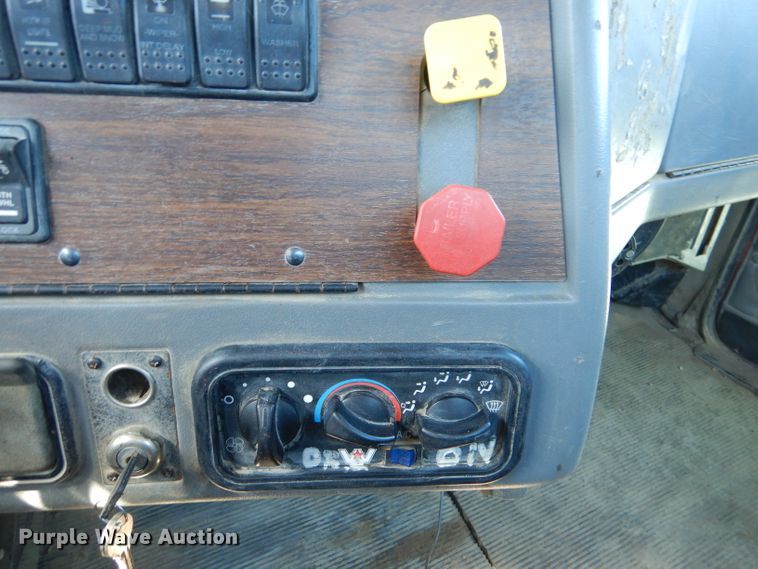 image for item LJ9813 2001 Western Star 4964SX  vacuum truck