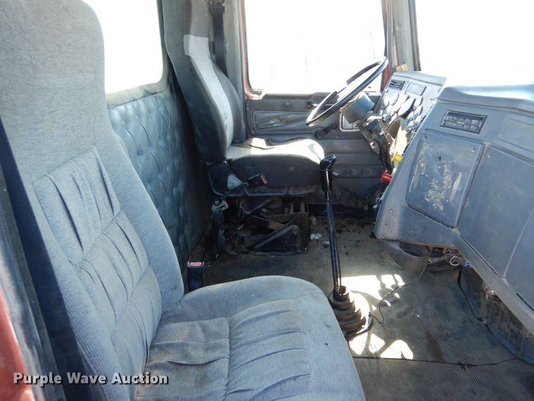 image for item LJ9813 2001 Western Star 4964SX  vacuum truck