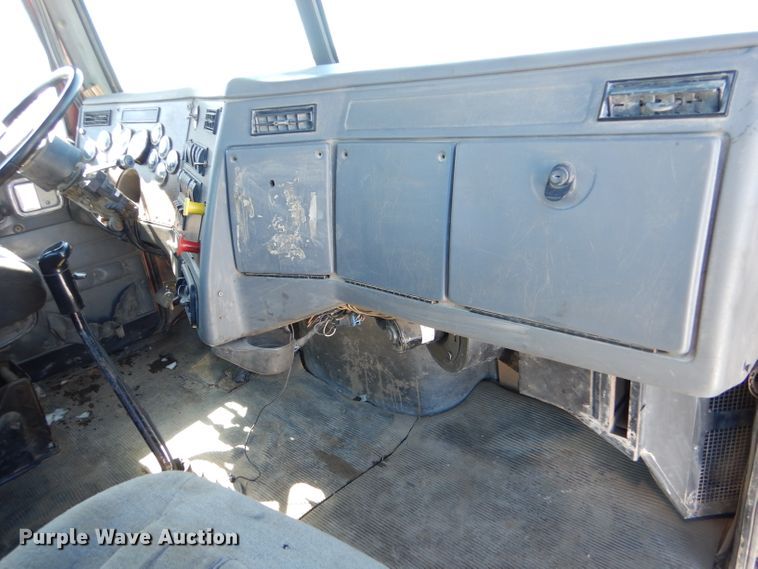 image for item LJ9813 2001 Western Star 4964SX  vacuum truck