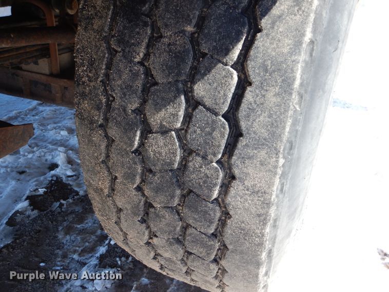 image for item LJ9813 2001 Western Star 4964SX  vacuum truck