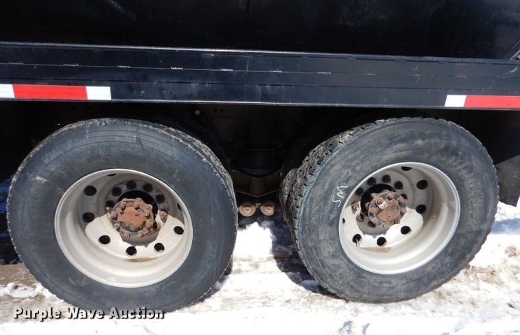 image for item LJ9813 2001 Western Star 4964SX  vacuum truck