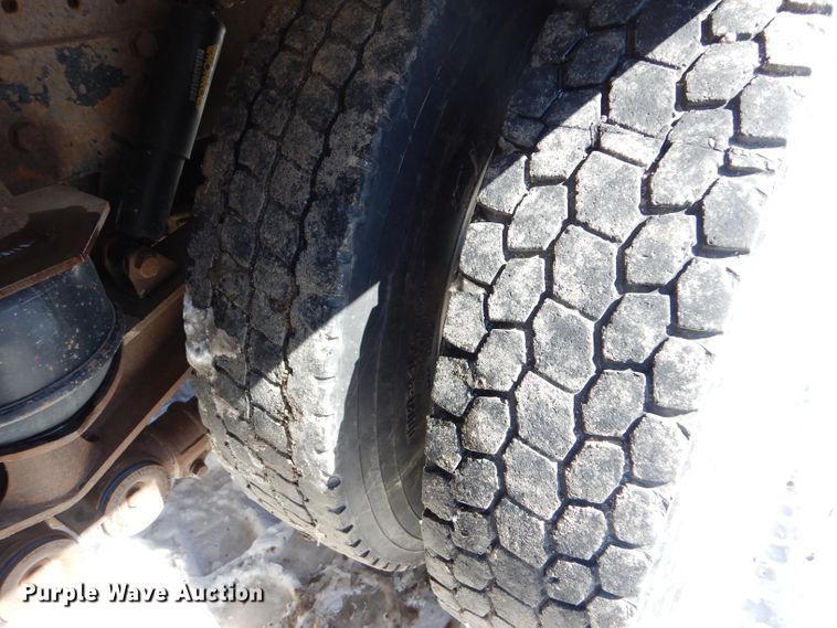 image for item LJ9813 2001 Western Star 4964SX  vacuum truck