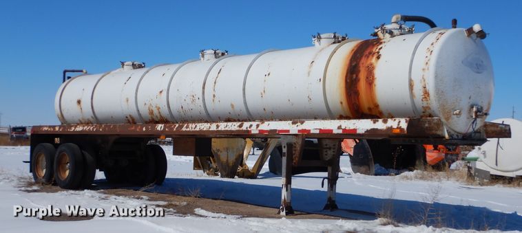 image for item LJ9814 2012 North American HVTS-130  vacuum trailer