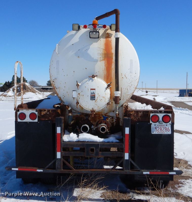 image for item LJ9814 2012 North American HVTS-130  vacuum trailer