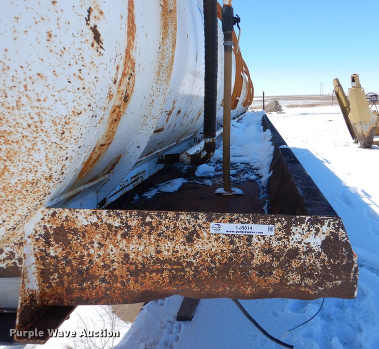 image for item LJ9814 2012 North American HVTS-130  vacuum trailer