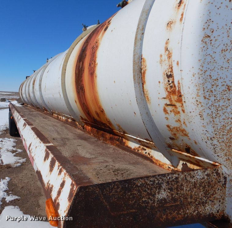 image for item LJ9814 2012 North American HVTS-130  vacuum trailer