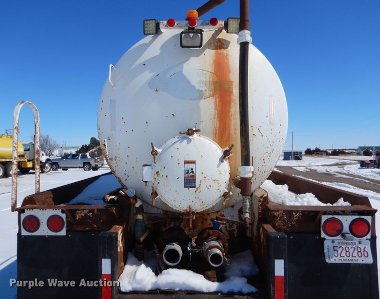 image for item LJ9814 2012 North American HVTS-130  vacuum trailer