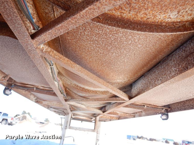 image for item LJ9814 2012 North American HVTS-130  vacuum trailer