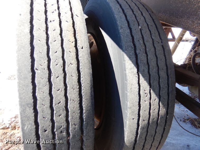 image for item LJ9814 2012 North American HVTS-130  vacuum trailer