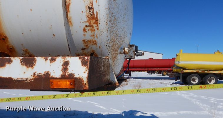 image for item LJ9814 2012 North American HVTS-130  vacuum trailer