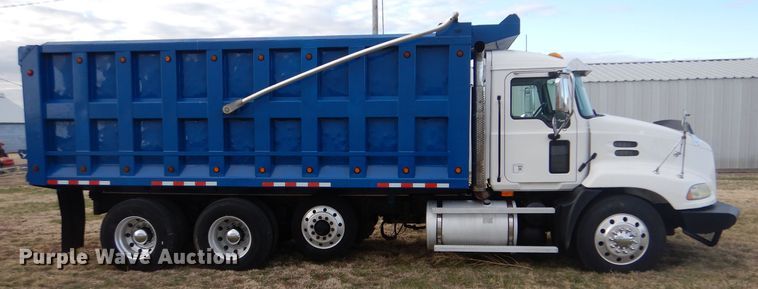 image for item LJ9918 2005 Mack CXN613  dump truck