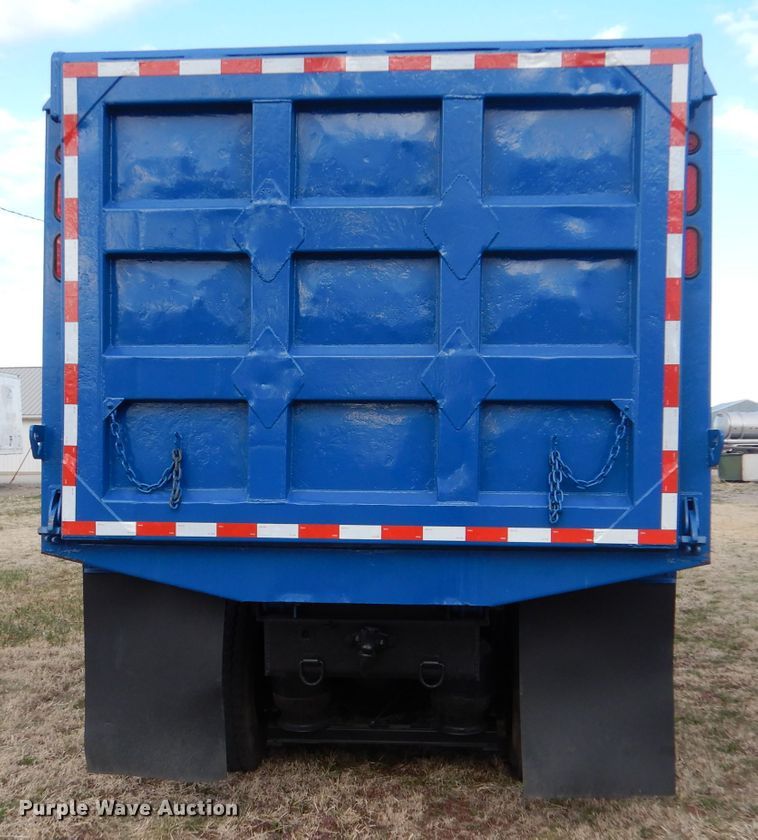 image for item LJ9918 2005 Mack CXN613  dump truck