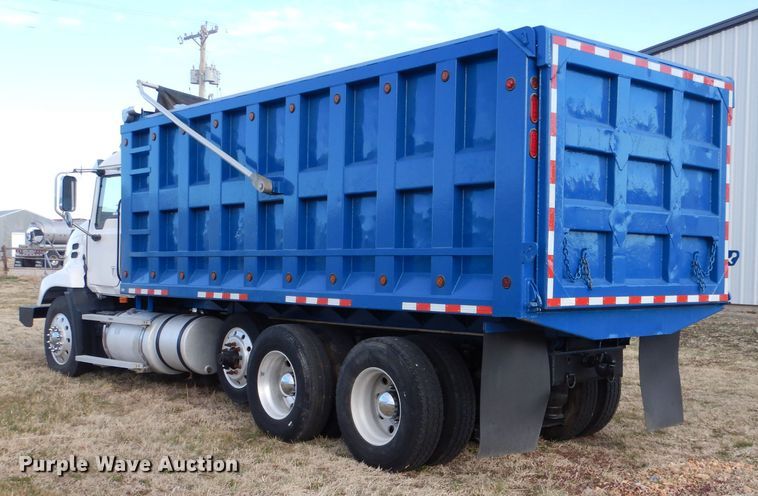 image for item LJ9918 2005 Mack CXN613  dump truck