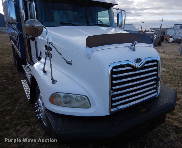 image for item LJ9918 2005 Mack CXN613  dump truck