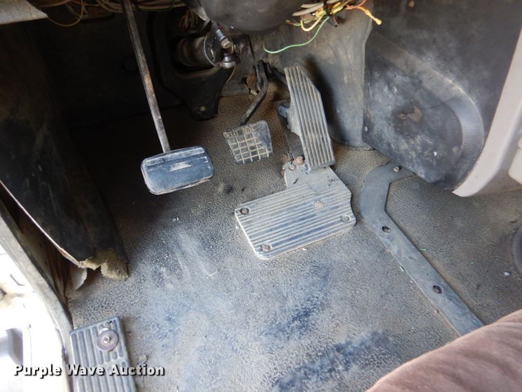 image for item LJ9918 2005 Mack CXN613  dump truck