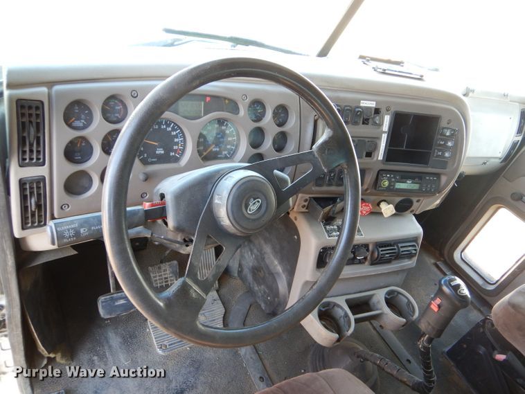 image for item LJ9918 2005 Mack CXN613  dump truck