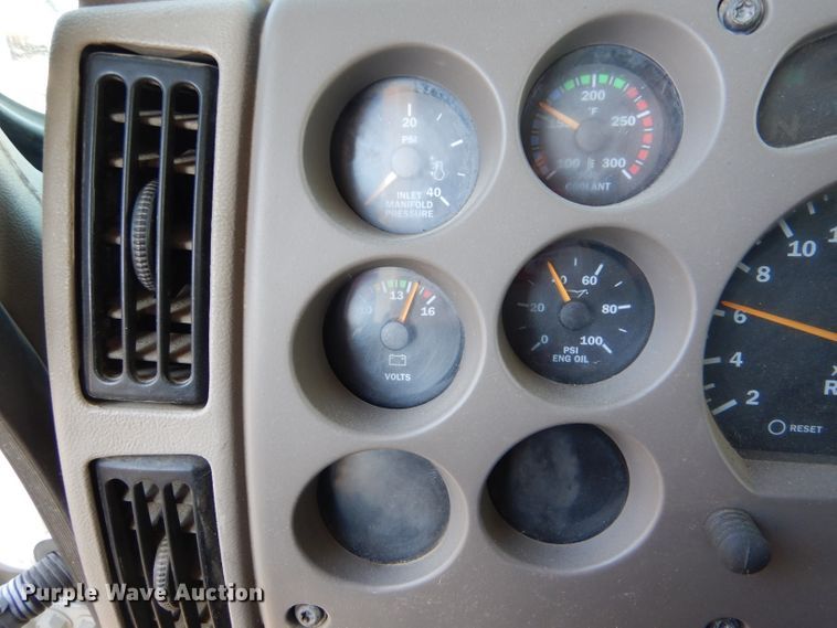 image for item LJ9918 2005 Mack CXN613  dump truck