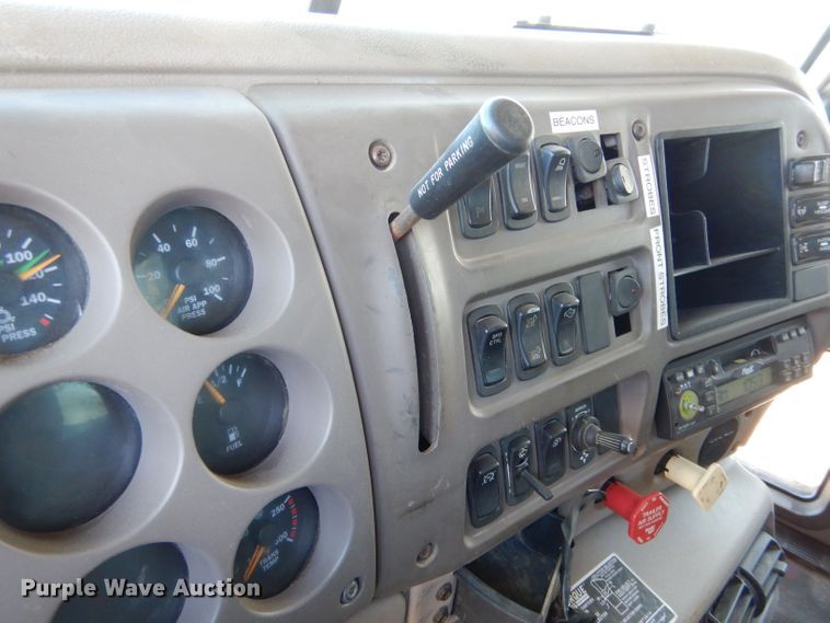 image for item LJ9918 2005 Mack CXN613  dump truck