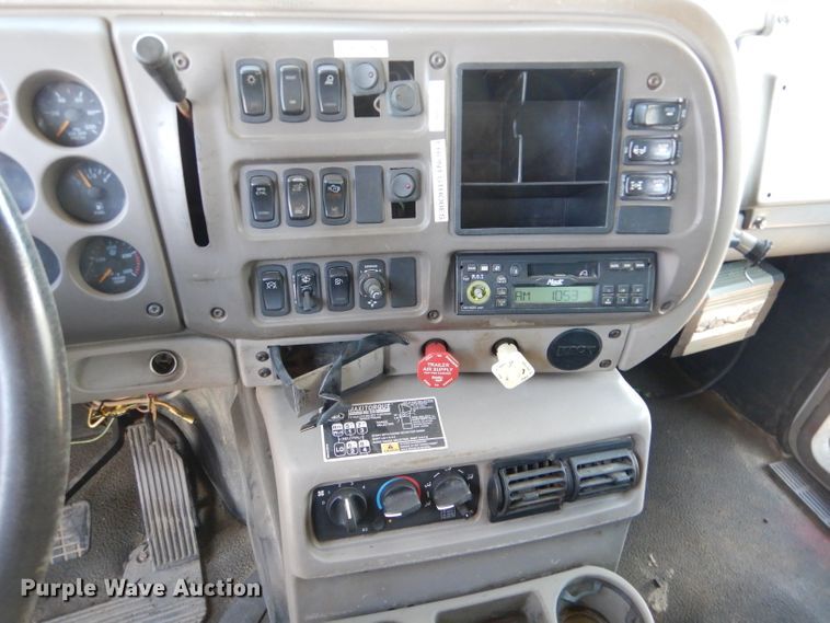 image for item LJ9918 2005 Mack CXN613  dump truck